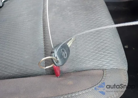 2017 Toyota Corolla Le из США, поврежденный, VIN 5YFBURHE4HP677197